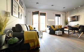Tamka Chopin Apartment